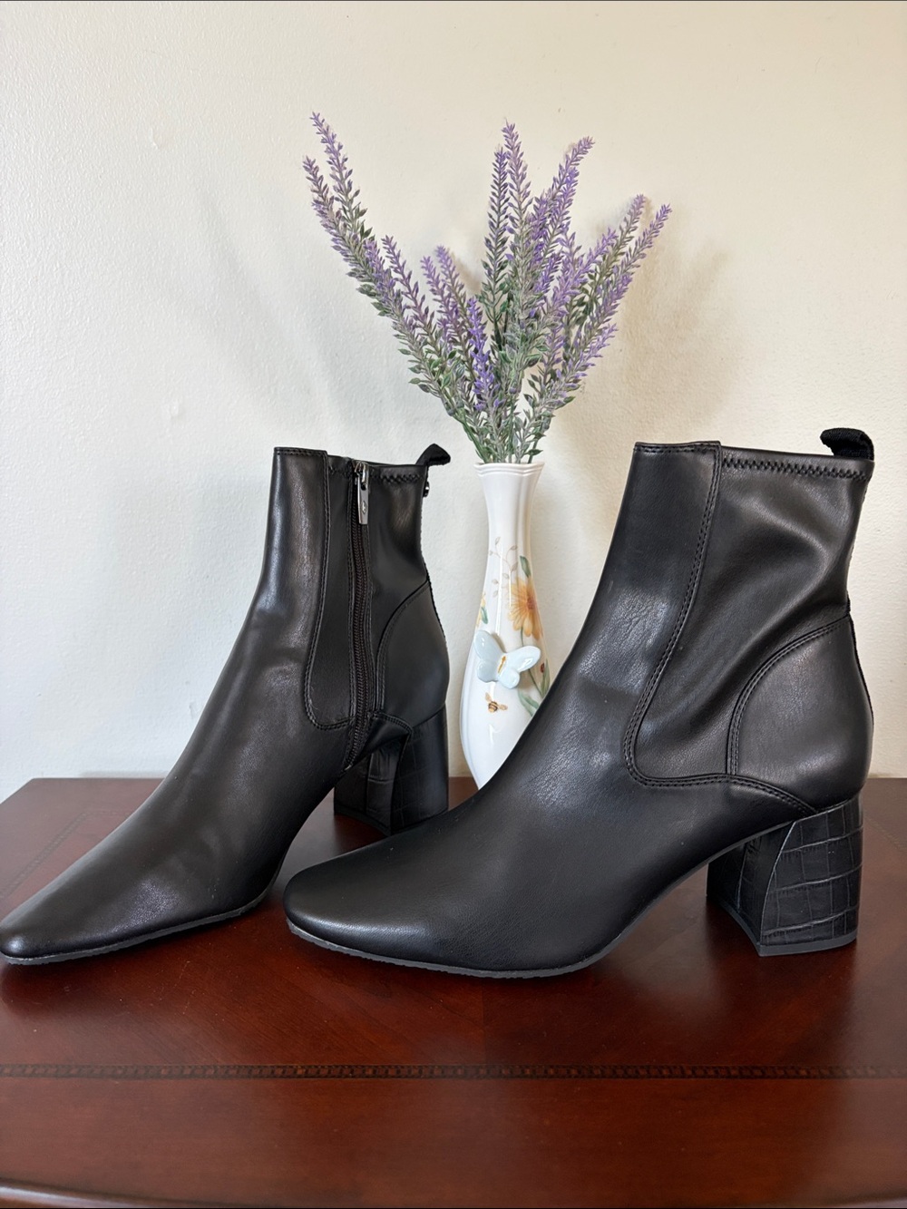 Donald Pliner Niri Black Napa Leather Ankle Bootie Croc Embossed Heel 10